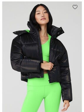 NWT Alo Yoga Pearlized Pristine Puffer